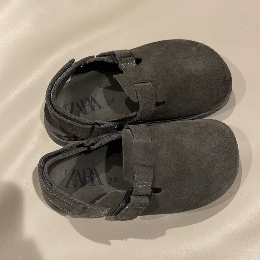 ZARA leather clogs size 8 never been worn.